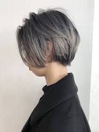 グラデーションカラー センターパートショートボブ グラデーションカラー ショート ハンサムショート 髪 色