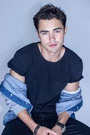 He also became a part of netflix series 'american pie. Darren Barnet In 2021 Darren Barnet Darren Barnett Barnet