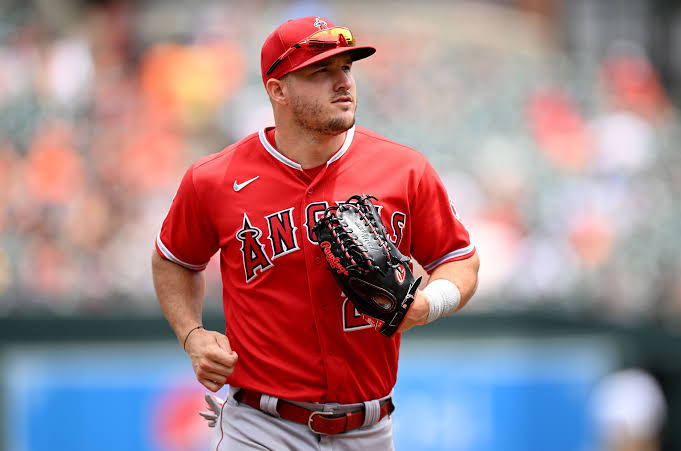 Mike Trout: 10-time MLB All Star diagnosed with rare back condition | CNN