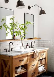 55 Amazing Farmhouse Bathroom Decor Ideas Bathroomdesign Bathroomdecor Bathroomremodeling Rustikale Bader Badezimmer Dekor Bauernhaus Badezimmer