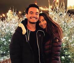Now 32, roussille has made a documentary about mahathir called m for malaysia. Mahathir S Granddaughter Issues Public Apology For Breaking Rmco World Of Buzz