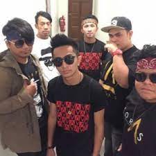 Memiliki seramai 30,000 pengikut di instagram miliknya. Biodata Ayie Floor 88 Biodata Ahli Floor 88 Youtube Download Mp3 Ayie Floor 88 Gratis Ada 20 Daftar Lagu Sia Yang Bisa Anda Download