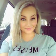 Kari Noel's Instagram, Twitter & Facebook