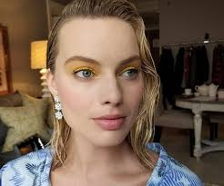 Margot Robbie Discusses 'Wolf Of Wall Street' Line