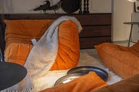 White, black, grey, beige, brown, red, blue, green, yellow, purple, pink, orange. Freiheit Weichheit Und Kuscheligkeit Togo Von Ligne Roset Ernst Tausch Einrichtungshaus Gmbh Co Kg