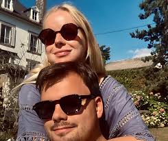 Gauthier Le Bret (CNews) : sa femme Eloïse, enceinte de leur premier  enfant, lui témoigne son amour pour un événement très spécial C'est un  moment particulièrement émouvant que vient de vivre Gauthier