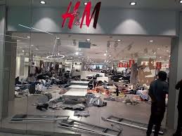 Be aware that changing your location while shopping will remove all items from the shopping bag. H M Earnings Plummet After A Disastrous Start To 2018