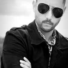 ✈️ El vídeo de la actuación de dos agentes de la Guardia Civil  inmovilizando a dos personas en un vuelo en Gran Canaria. En el vídeo se  observa cómo dos agentes inmovilizan