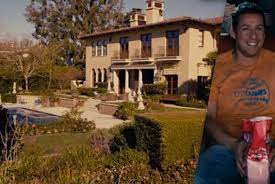 Er wohnt allein in einem haus im los angeles, california, u.s. Have You Noticed How Adam Sandler Characters Always Live In Giant Mansions