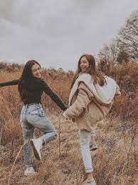 65 Best Fall Outfit For Women Best Friend Photography Best Friends Shoot Friends Photography
