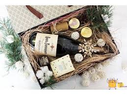 что можно положить в бокс парню на новый год Podarochnyj Nabor Bryzgi Shampanskogo Rozhdestvenskie Korziny Samodelnye Rozhdestvenskie Podarki Podarki Svoimi Rukami