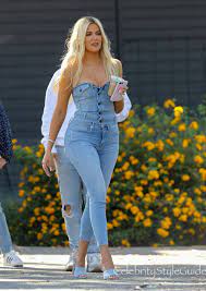 Khloé alexandra kardashian, an american television personality, wears shoe size 10 (us) and has a net worth of approximately $40 million dollars. Khloe Kardashian Fashion Outfits Celebrity Style Guide