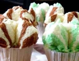 Bukan cuma untuk aroma, pandan juga memberikan warna hijau yang cantik untuk olahan kue bolu. Berbagai Cara Membuat Roti Kukus Mekar Yang Mudah
