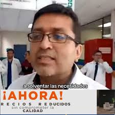 Plantón de medicos y personal del hospital del IESS en rechazo a gerencia