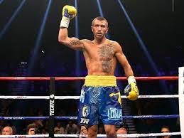 Украинец подвел итоги победы над накатани.бывший чемпион мира в трех весовых категориях василий ломаченко обратился к болельщикам после победы над масаеши накатани.украинский боксер поблагодарил свое окружение и. Lomachenko Okazalsya V Trojke Luchshih Bokserov Mira Po Versii The Ring Chitat Na Golos Ua