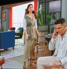 Kareen Kapoor Khan S Wardrobe In Good Newwz Was Goals And You Can See It All Here Cherry Cross Celebrity Style Inspiration Causual Outfits One Piece Dress