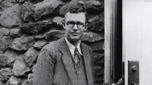 Als clyde tombaugh pluto im jahr 1930 entdeckte, kannten astronomen nur sehr wenige felskörper im all. Plutos Entdeckung Purer Zufall Und Ein Rechenfehler Pluto Br Wissen