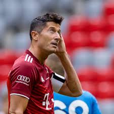 Robert lewandowski is 31 years old and was born in poland.his current contract expires june 30, 2023. No Days Off For Bayern Munich Star Robert Lewandowski Bavarian Football Works