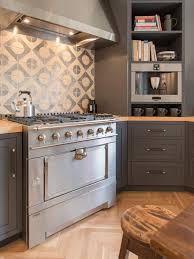 Comment Peindre Les Armoires De Cuisine Armoires De Cuisine Peintes Armoire De Cuisine Et Cuisine Marron