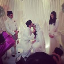 Tengku daie (datuk saya) bin tengku saleh a) anak dengan tengku zaharah binti tengku mat desa, meninggal muda 1. Gambar Pernikahan Anak Tiri Siti Nurhaliza 3 Photo Laman Gosip Dan Informasi Terkini