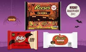 Learn how to make a magnificent halloween candy bar for your next halloween party with inexpensive and a creative tools you. Candy Bowls Are Overflowing This Halloween With New Sweets And Seasonal Favorites From The Hershey Company Markets Insider