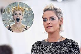 Will snow white and battleship be the last straws at universal?the pricey snow white looks likely to be yet another in a list of painful bombs for the beleaguered studio. Kristen Stewart Explains Why She Wasn T In Winter S War