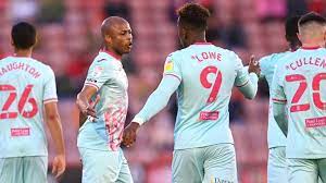 Carlton morris (barnsley) hits the bar with a left footed shot from the left side of the six yard box. 4j9hw Nmgv3r3m