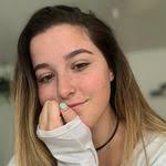 Julia Easterling's Instagram, Twitter & Facebook