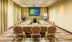 En küçük misafirler için otelde çocuk bakım hizmeti, çocuk yemekleri, özel menü vardır. Holiday Inn Express Dubai Jumeirah An Ihg Hotel Dubai Updated 2021 Prices