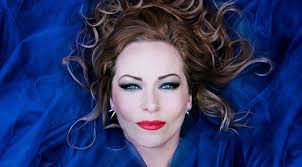 Anneke van Giersbergen zingt Kate Bush