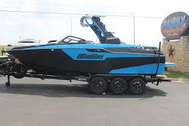 Nuestros productos son de alta calidad y reutilizables. 2021 Malibu Boats M240 Family Powersports