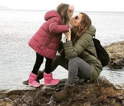 Τι ισχύει με την ανθή σαλαγκούδη, την αγγελική λάμπρη και τον πάνο καλλίδη. Aggelikh Lamprh Etsi Apokalypse Sthn Korh Ths Thn Apobolh Poy Eixe Queen Gr