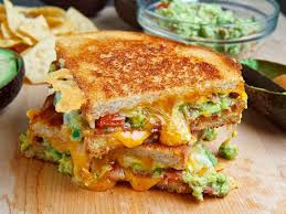 Recette Croque Monsieur Avocat Cheddar Et Poivron Recette Recette Croquant Recette Croque Monsieur Idee Recette