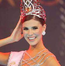 En esta ocasión se elegirá a las representantes del país para miss universo correspondiente para 2020, miss mundo y miss internacional 2021. Miss Bolivia Pageant Home Facebook