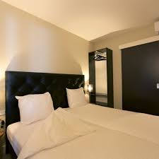 The venue is set in the old part of amsterdam, a few minutes away from the dutch national rijksmuseum. Camp Inn Hotel Amsterdam Amsterdam At Hrs With Free Services