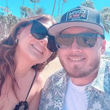 Does the 2025 Ford Explorer display screen say Ford Performance or just  Explorer?