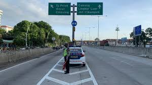 Informasi tentang transportasi & lalu lintas di moment mudik 2021. Indonesia Set To Ban Mudik Homecoming Exodus In 2021 Minister Coconuts Jakarta
