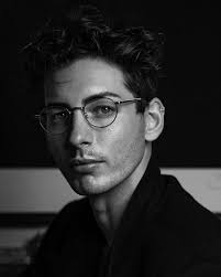 Damon Baker's Instagram, Twitter & Facebook