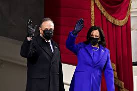 Who is douglas emhoff, kamala harris's husband? Ngeovmwoxs4wdm