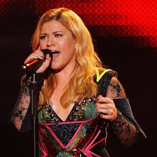 Buy/stream/download the new album „25 years later now: Kelly Clarkson Kampf Gegen Bodyshamer Gala De