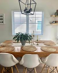 29 Small Dining Room Lighting Ideas For