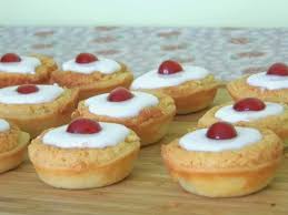 Add egg yolk & 1 tbsp water, mix again, add a touch more water if required till the dough. Emily S Recipes And Reviews Uk Food Blog Leicestershire Mini Cherry Bakewells