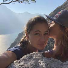 Šárka pančochová is a czech snowboarder. Fotografie C 5 U Clanku Snowboardistka Sarka Pancochova Se Pochlubila Chodi S Americkou Maminkou Stars24 Cz
