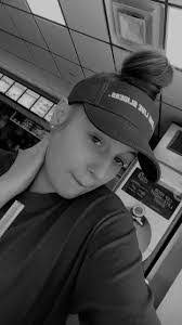 Candice Starnes's Instagram, Twitter & Facebook