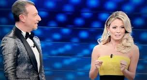 Sembra che abbia ingoiato il copione e che lo reciti avanti Diletta Leotta Esordio In Giallo A Sanremo 2020 Frecciatina Di Amadeus E Bella Posso Dirlo