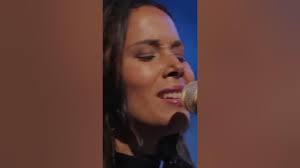 A look back performing Bob Dylan's "Spanish Mary" in 2015. #livemusic  #rhiannongiddens #bobdylan