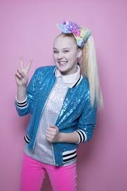 706 956 tykkäystä · 2 888 puhuu tästä. Jojo Siwa Comes Out As Gay Her T Shirt Suggests She Did Los Angeles Times