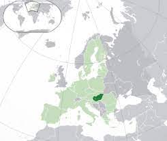 Ungaria (în maghiară magyarország) este un stat situat în centrul europei, în câmpia panonică și la poalele sudice ale carpaților occidentali interiori, la o distanță egală de oceanul atlantic, munții ural, respectiv de marea mediterană și marea nordului. Ungaria Wikipedia