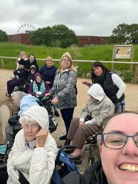 Adrian Handley (@AdrianHandley8)