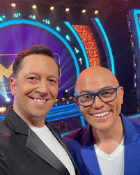 Con el Maestro @isrovira 💃🕺 Extraordinario profesional y ser humano!  @miraquienbaila.cr @teletica7